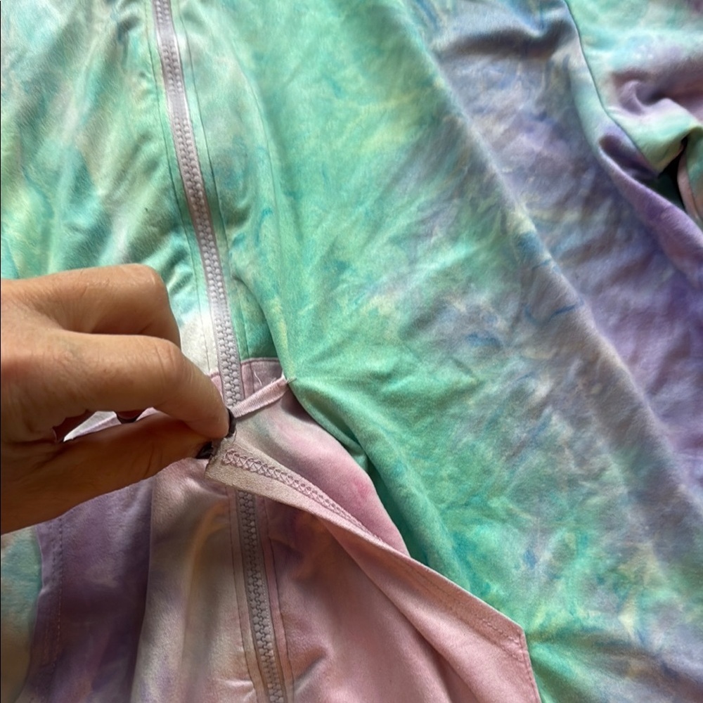 Kids Tie-Dye Hooded One Piece size medium - Picture 7 of 11